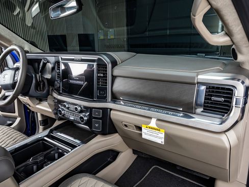 Used 2026 Ford F250 Platinum w/ Platinum Plus Package image 19