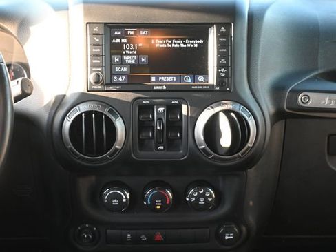 Used 2018 Jeep Wrangler Unlimited Sport S image 17