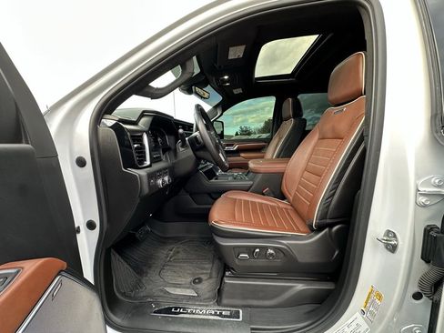 Used 2024 GMC Sierra 2500 Denali Ultimate image 2