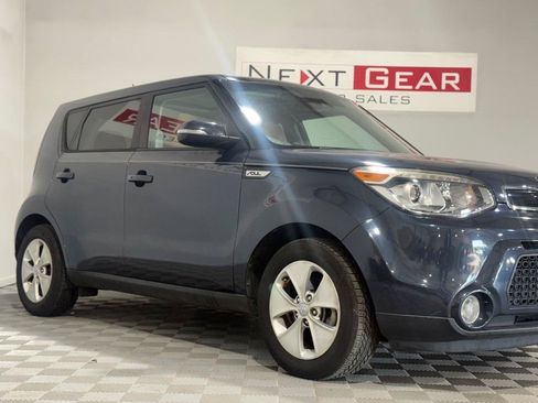 Used 2016 Kia Soul ! w/ Premium Package FWD image 2