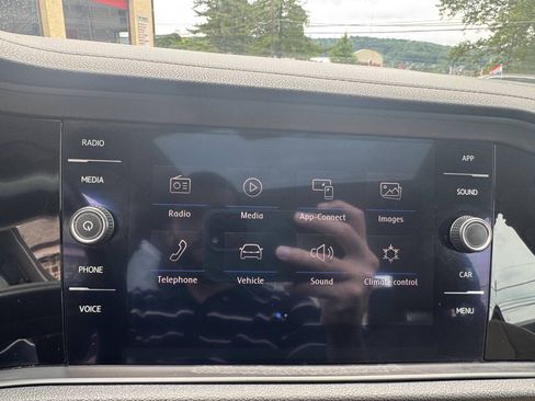 Used 2019 Volkswagen Jetta SEL FWD image 38