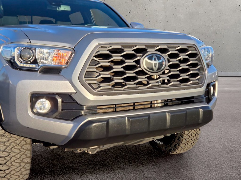 Used 2020 Toyota Tacoma TRD Off-Road AWD/4WD image 8