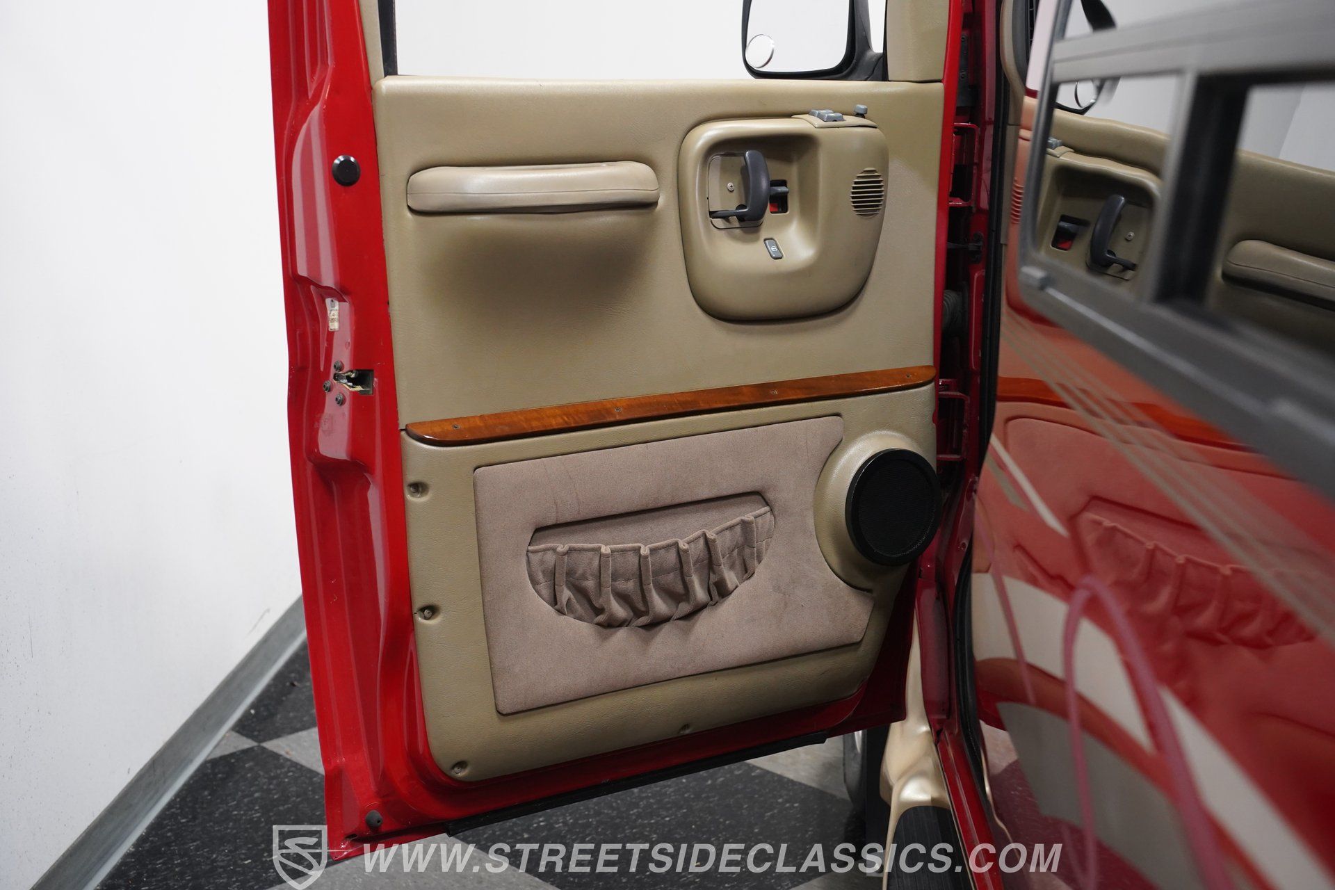 Used 1996 Chevrolet Express 1500 RWD image 35