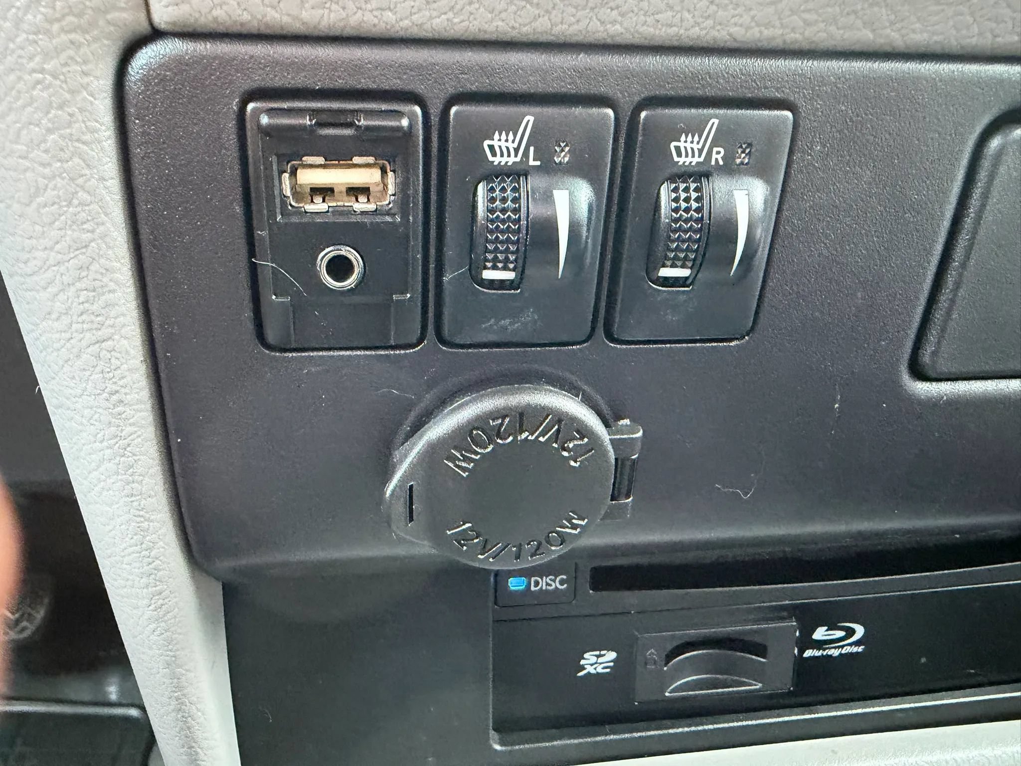 Used 2017 Toyota Sienna XLE Premium FWD image 55