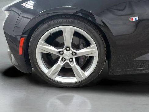 Used 2018 Chevrolet Camaro SS RWD image 27