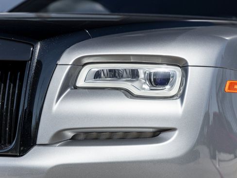 Used 2017 Rolls-Royce Wraith image 19