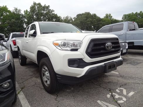 Used 2022 Toyota Tacoma SR w/ SR Convenience Package RWD image 1