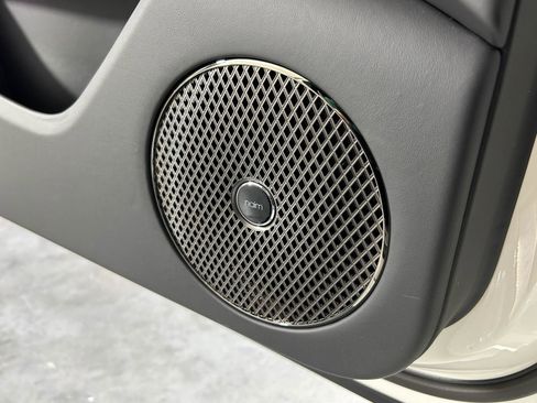 New 2026 Bentley Flying Spur Plug-In Hybrid image 14