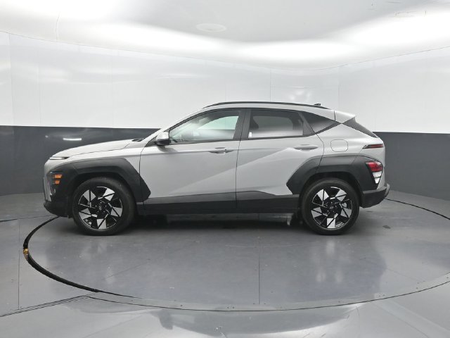 Used 2025 Hyundai Kona SEL FWD image 3