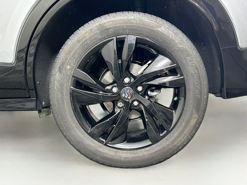 Used 2025 Buick Encore GX Sport Touring FWD image 11