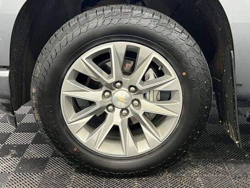 Used 2022 Chevrolet Silverado 1500 High Country w/ Technology Package image 10