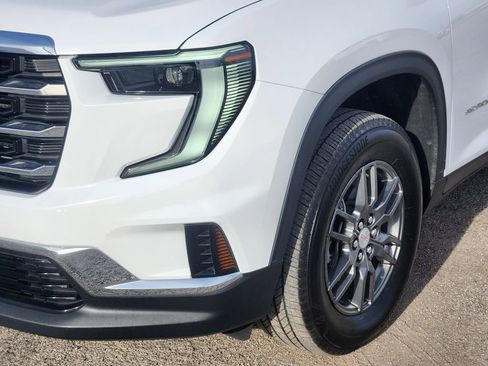 Used 2025 GMC Acadia Elevation image 10