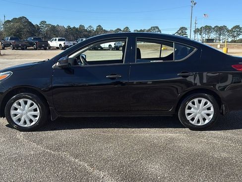 Used 2019 Nissan Versa S image 5