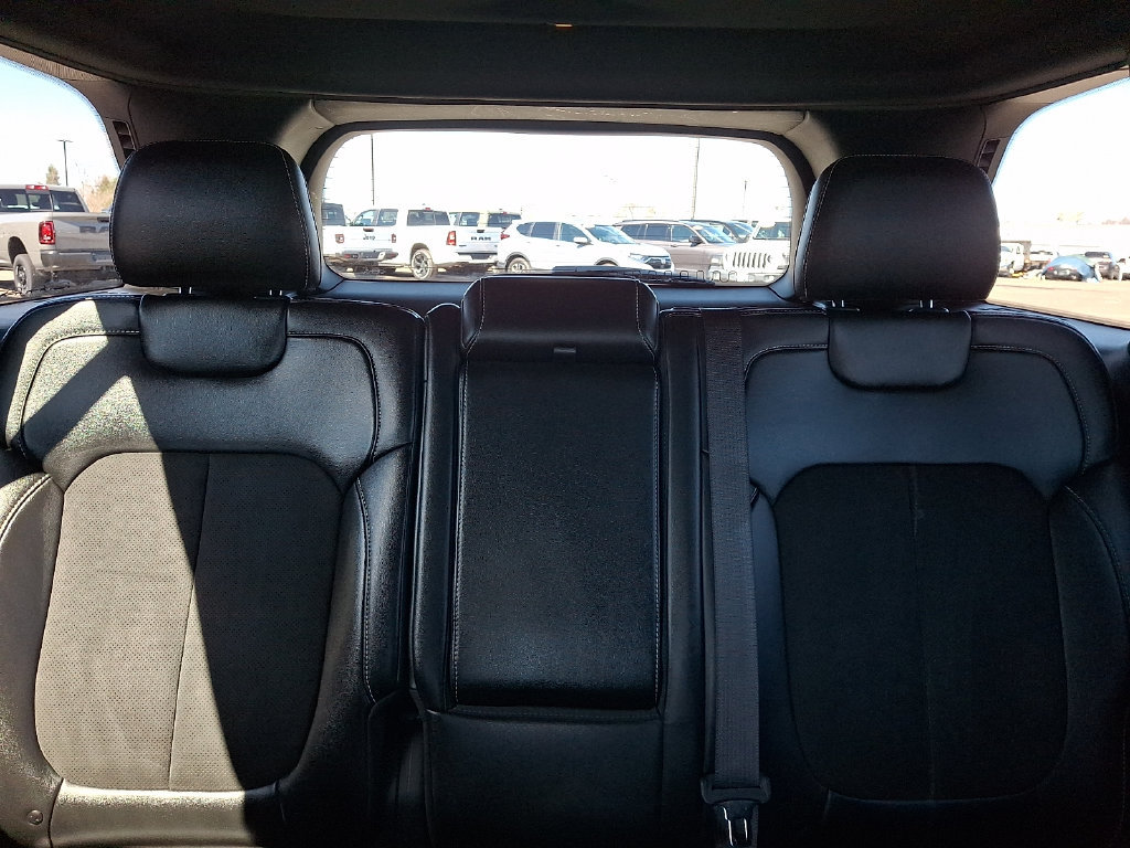 Used 2023 Jeep Grand Cherokee Altitude AWD/4WD image 20