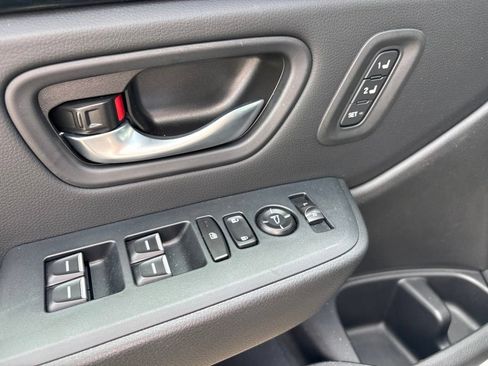 Used 2025 Honda Pilot EX-L image 19