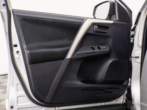 Used 2014 Toyota RAV4 LE image 14