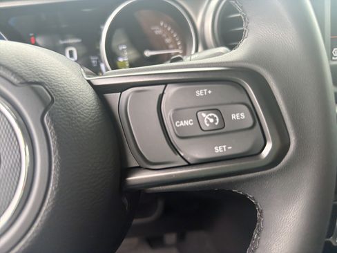 Used 2023 Jeep Wrangler Unlimited w/ Convenience Group AWD/4WD image 26