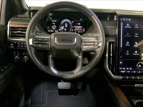 Used 2025 GMC Yukon Denali AWD/4WD image 5