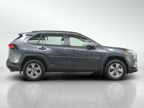 Used 2022 Toyota RAV4 XLE AWD/4WD image 6