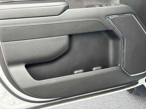 Used 2024 Chevrolet Silverado 1500 LT image 17