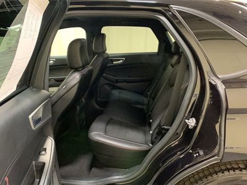 Used 2020 Ford Edge ST-Line w/ Cold Weather Package image 24