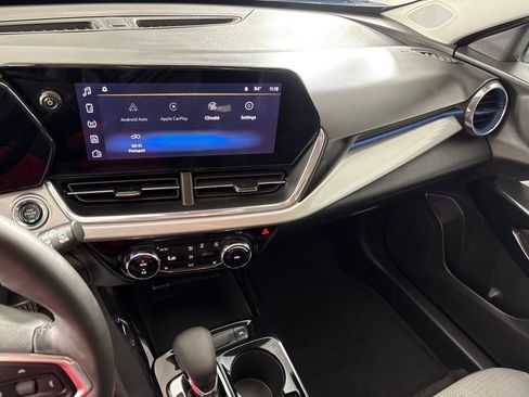 Used 2025 Chevrolet Trax LT w/ LT Convenience Package FWD image 31