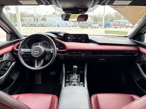 Used 2024 MAZDA MAZDA3 Hatchback w/Premium Plus Pkg image 7