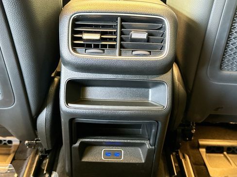 Used 2025 Mercedes-Benz GLE 350 4MATIC image 24