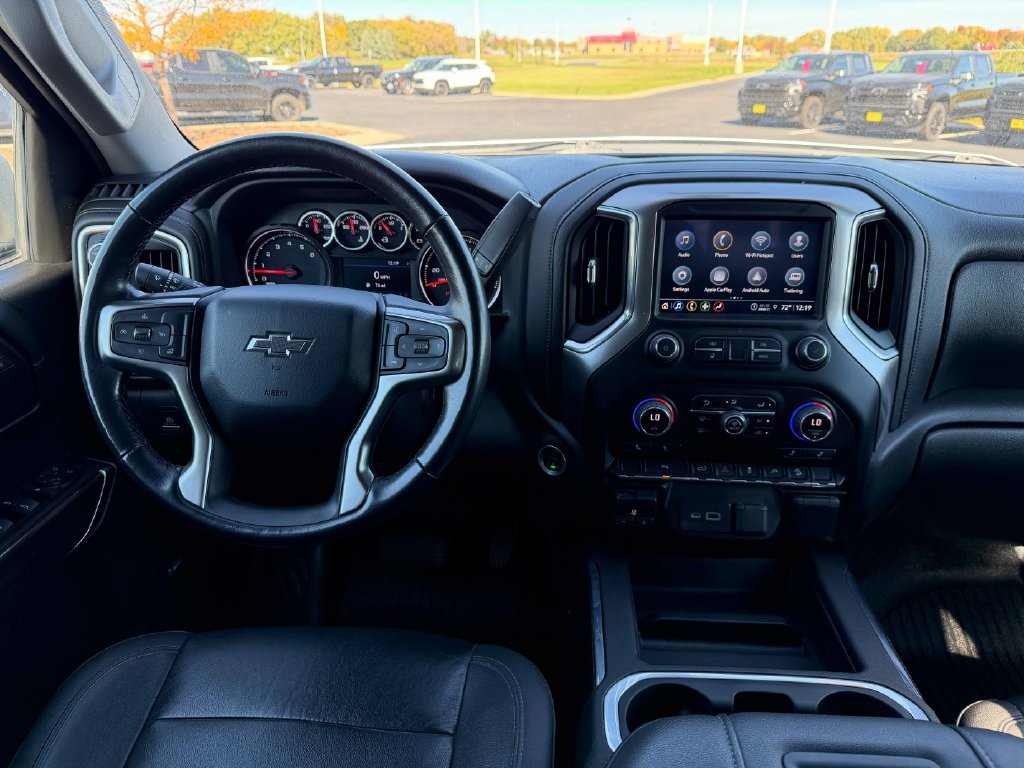 Used 2022 Chevrolet Silverado 1500 LT Trail Boss w/ LT Trail Boss Premium Package AWD/4WD image 32