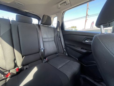 Used 2025 Nissan Rogue SV image 39