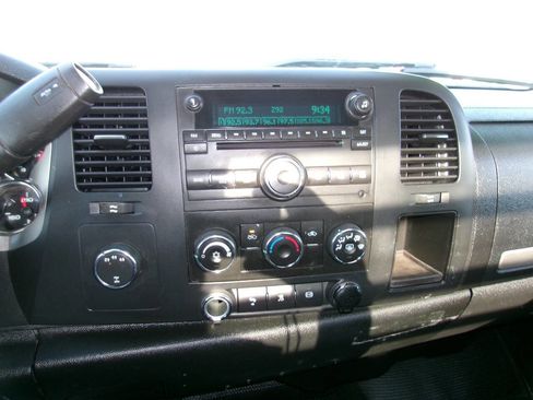 Used 2011 Chevrolet Silverado 3500 LT w/ Convenience Package image 13