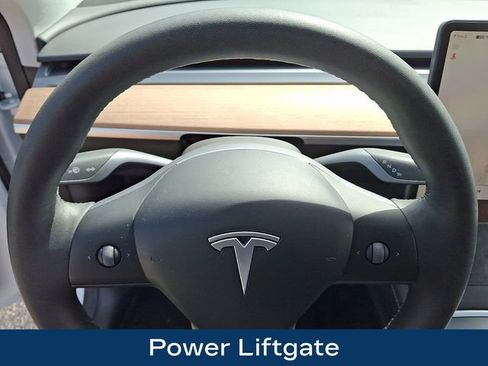 Used 2024 Tesla Model Y Long Range AWD/4WD image 4
