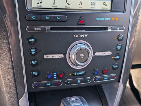 Used 2017 Ford Explorer Limited w/ Equipment Group 301A FWD image 15