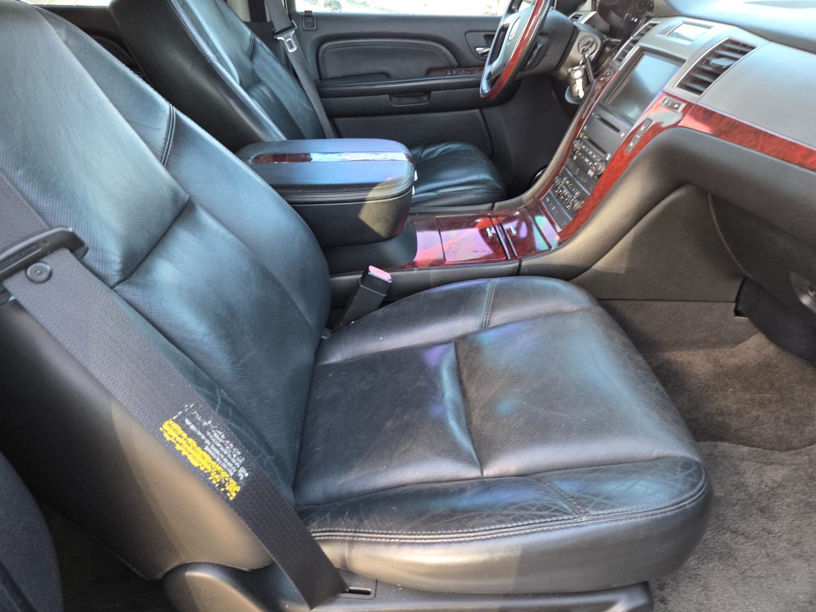 Used 2007 Cadillac Escalade AWD w/ Information Package image 17