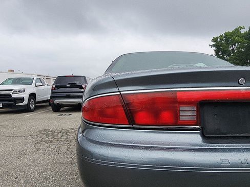 Used 2004 Buick Century Custom FWD image 10