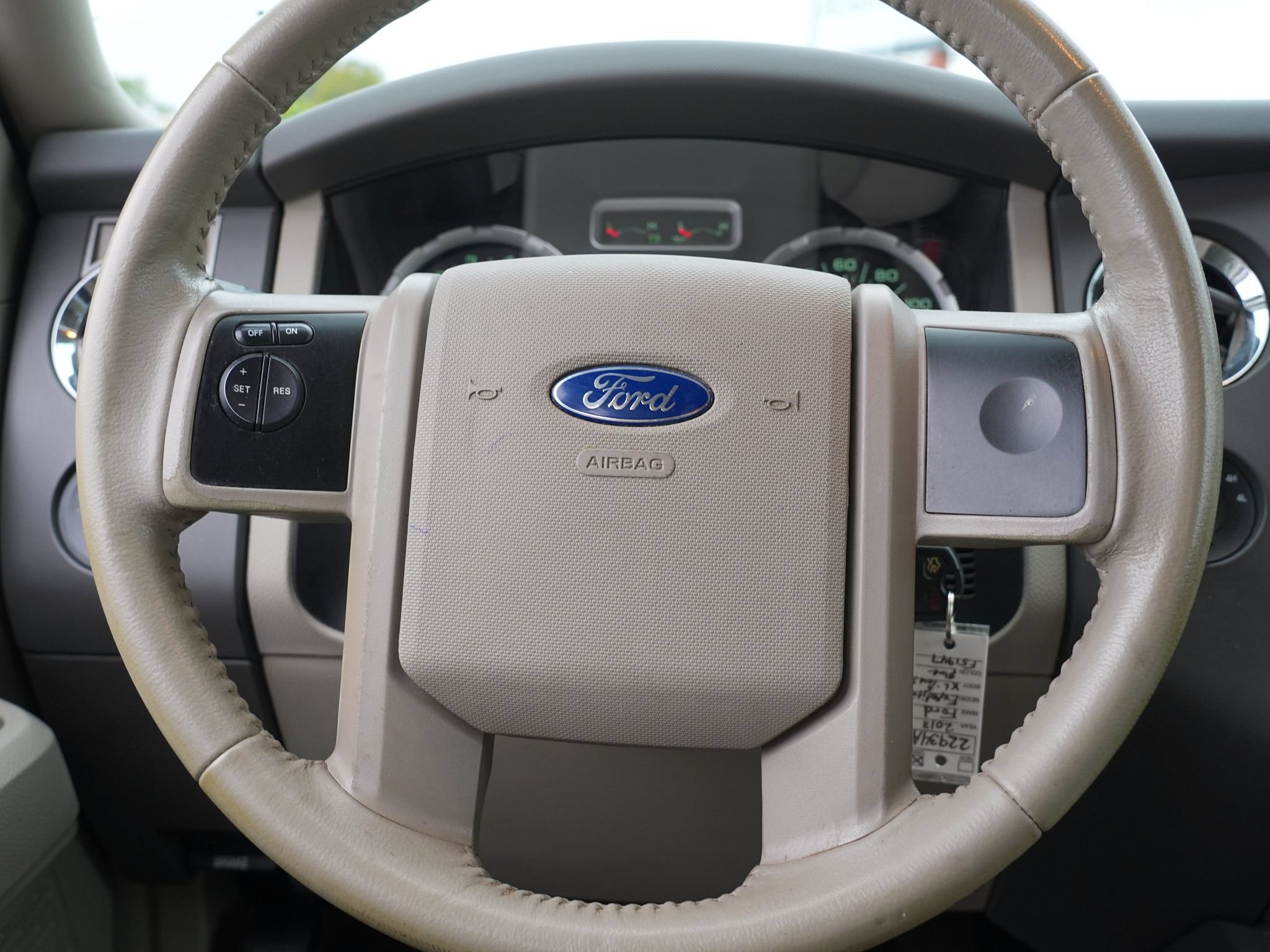 Used 2013 Ford Expedition XL AWD/4WD image 23