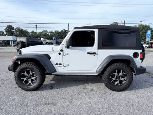 Used 2019 Jeep Wrangler Sport AWD/4WD image 5