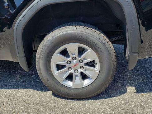 New 2025 GMC Sierra 1500 SLE w/ Preferred Package image 4
