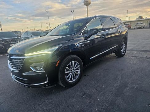 Used 2024 Buick Enclave Premium image 7