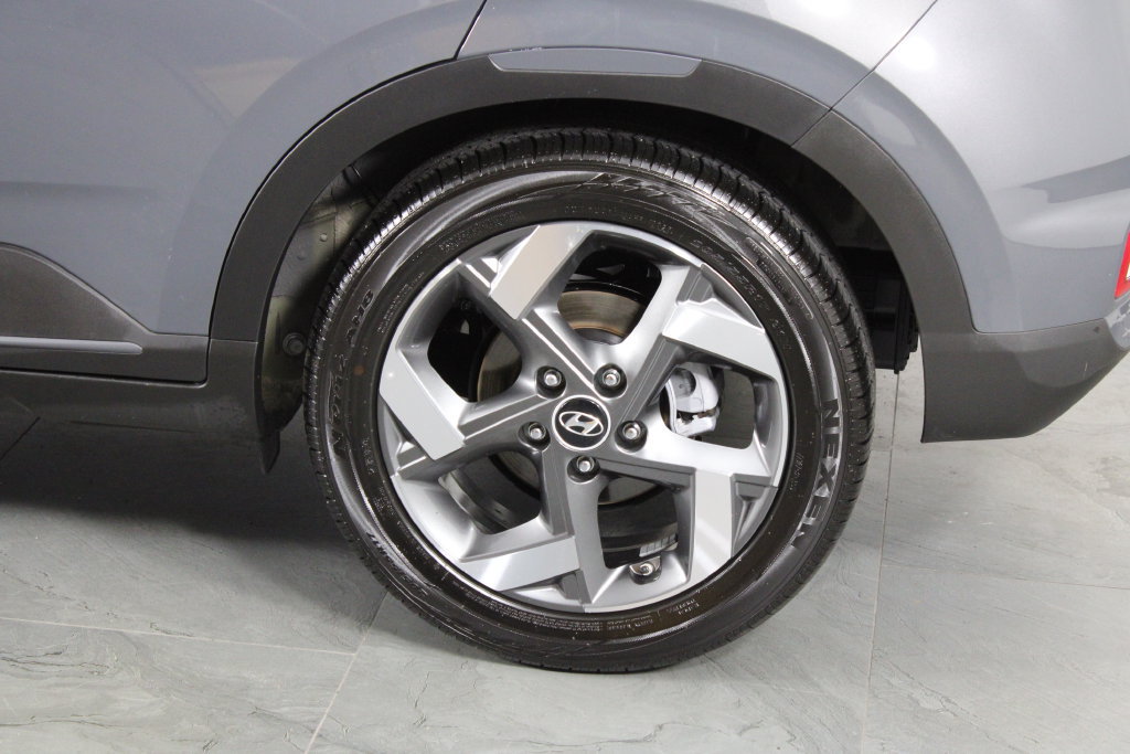 Certified 2026 Hyundai Venue SEL FWD image 15