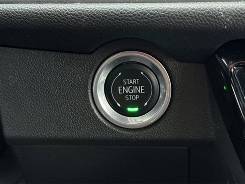 Used 2024 Chevrolet Traverse LT image 33