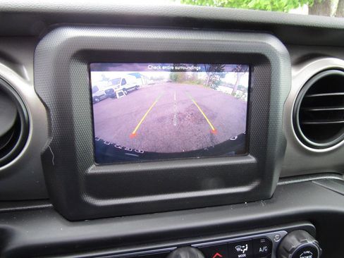 Used 2021 Jeep Wrangler Unlimited Sport AWD/4WD image 14
