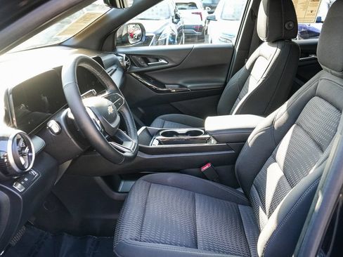 Used 2025 Chevrolet Equinox LT w/ Safety and Technology Package FWD image 15