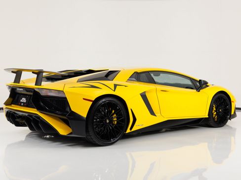 Used 2016 Lamborghini Aventador LP 750-4 Superveloce AWD/4WD image 3