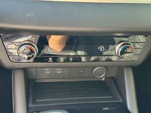 New 2025 Mitsubishi Outlander SE image 31