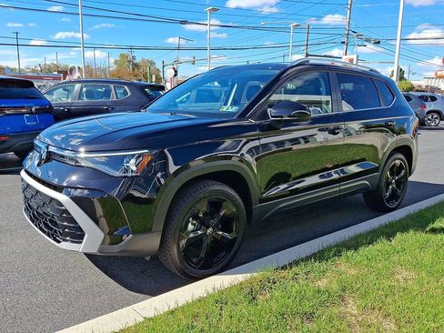 Certified 2025 Volkswagen Taos SEL image 3