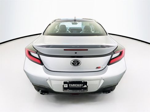 New 2025 Toyota GR86 Premium image 5