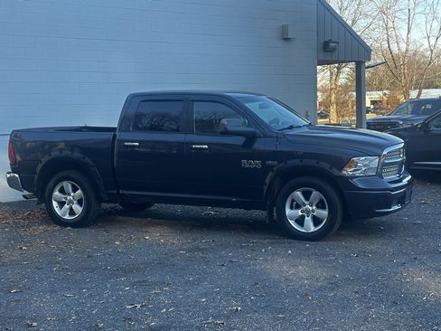 Used 2016 RAM 1500 Classic SLT w/ SLT Plus D￩cor Group image 8