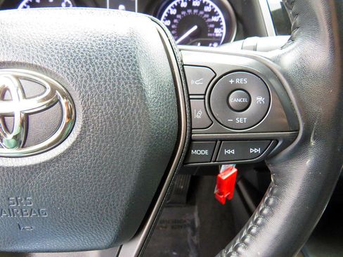 Used 2021 Toyota Camry SE image 25