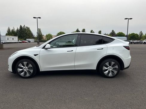 Used 2021 Tesla Model Y Long Range AWD/4WD image 4